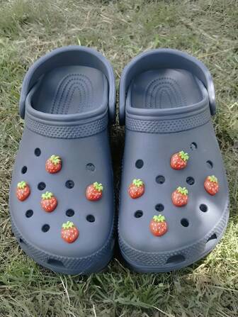10 件水果草莓鞋饰，适用于镂空木屐、沙滩凉鞋、人字拖