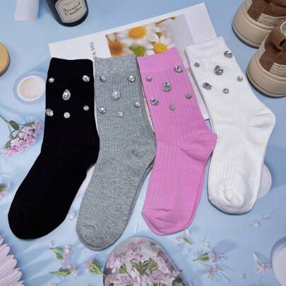 Meias femininas de cano médio (1/2/4 pares), adornadas com strass brilhantes, elegantes, duráveis, confortáveis e respiráveis, adequadas para todas as estações e ocasiões, como aniversários, encontros, Dia dos Namorados, viagens e festas. Um presente de Natal perfeito para mulheres.