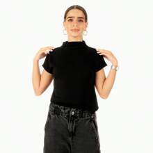 Blusa cuello alto manga corta