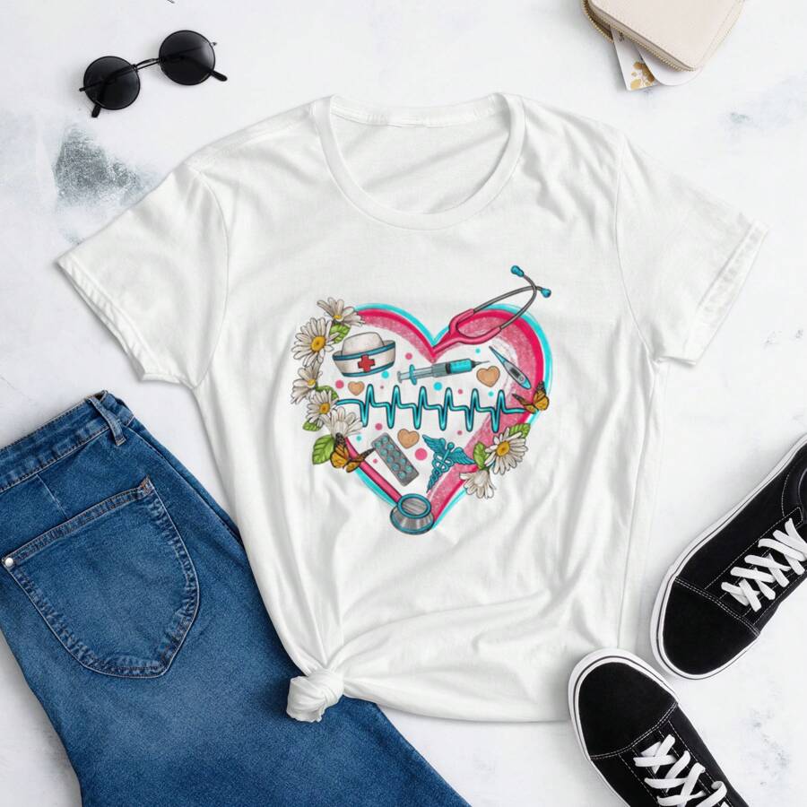 Playera San Valentín. " Corazón de Medicina ". Dia del amor y la amistad. Para regalar. Amiga. Amigos. Novios. Novias. - Blanco - Ver 1