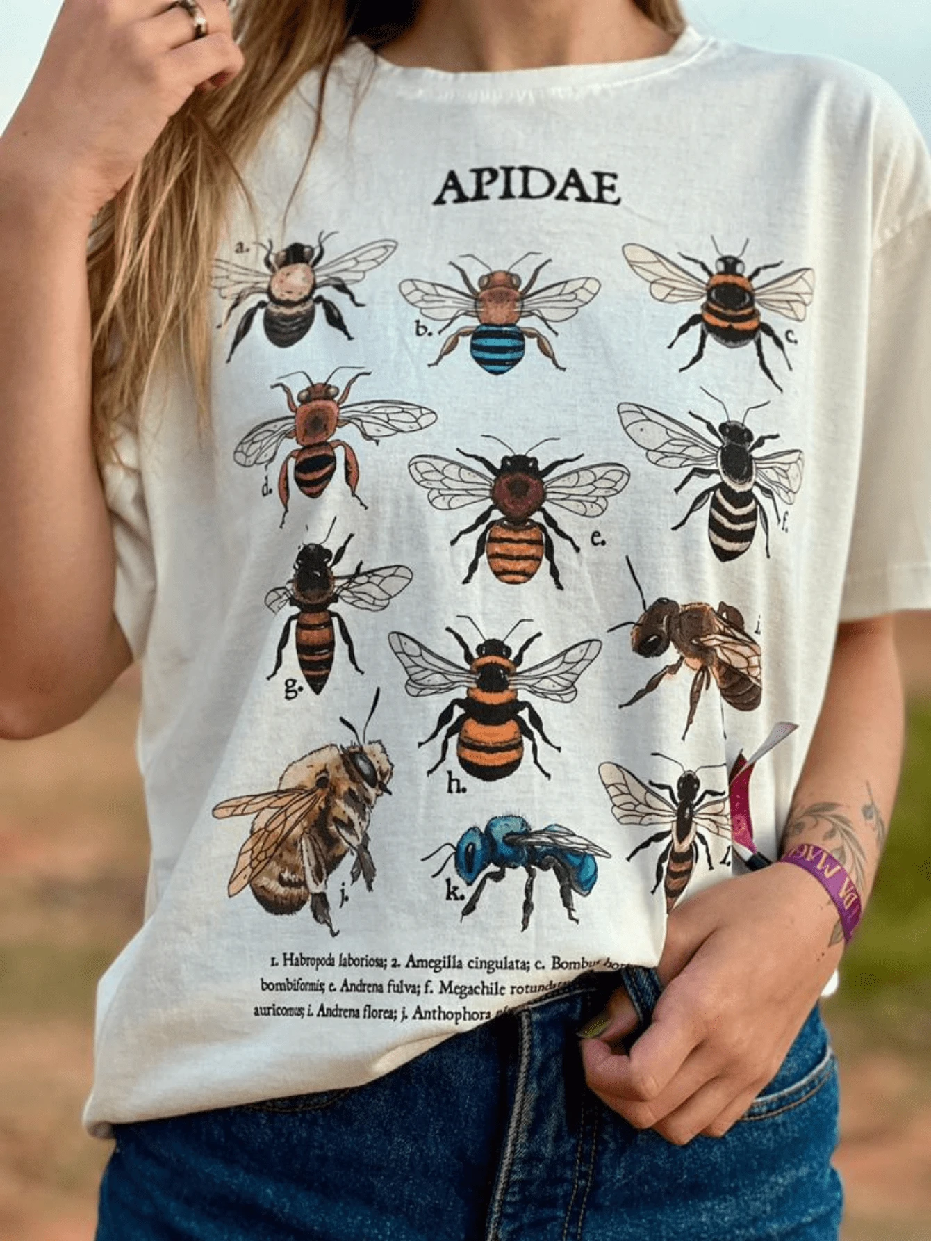 Bees T-Shirt - Cream - Rượu sâm banh - Xem 1