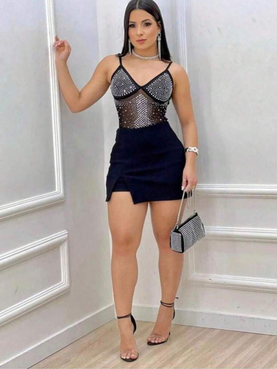 Conjunto luxuoso bory com bojo e regulagem pedraria+ short saia de fenda - Preto - Visão 1