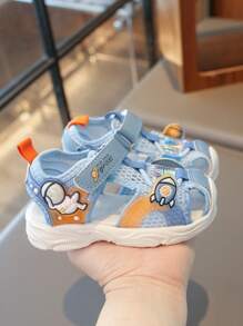 Nuevas sandalias deportivas de astronauta de dibujos animados para niños y niñas pequeños, con suela blanda antideslizante para la playa, de diseño fácil de poner y quitar con , versátiles y casuales para el verano