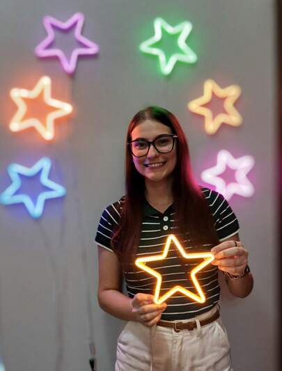 Luminária De Parede Estrela Neon Led Decoração Luz 110/220V