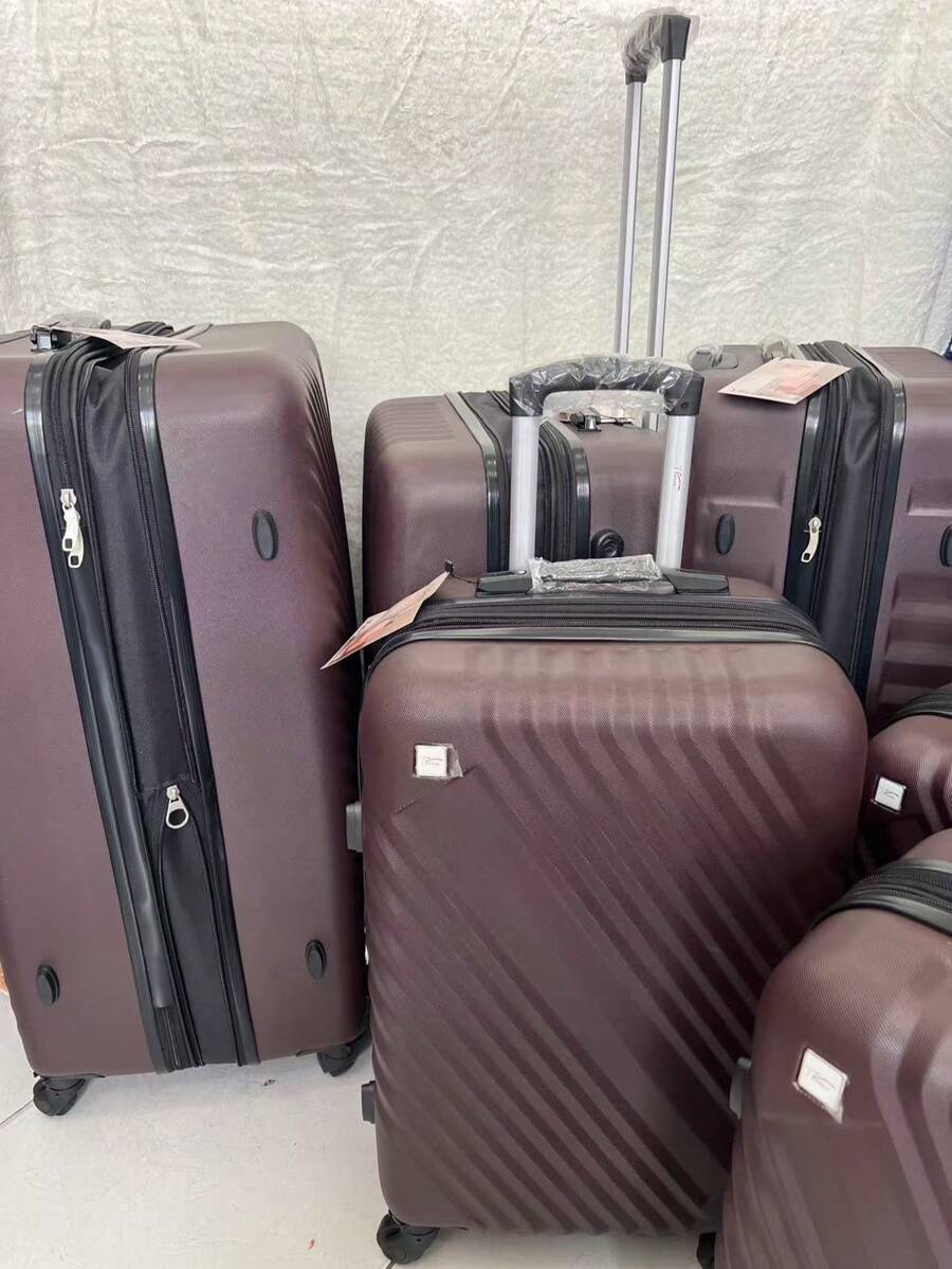 Travel Suitcase Kit With 4 Wheels, 360 Degree Rotation, Fiberglass + Toiletry Bag