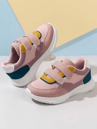 1 双男女款休闲运动鞋，多色拼接设计，幼儿软底轻便运动鞋，透气网眼和 PU 皮革，室内/室外，低帮，方便的钩环闭合，弹性和减震，快干，