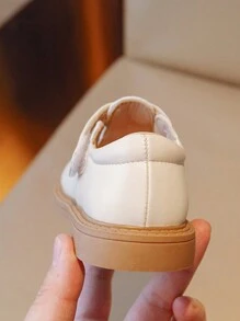 1Pair Girls Leather Shoes Fashion Embroidery Little Girl Shoes Flat Heels Children Princess Shoes Casual Spring Autumn Soft Bottom