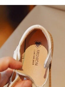 1Pair Girls Leather Shoes Fashion Embroidery Little Girl Shoes Flat Heels Children Princess Shoes Casual Spring Autumn Soft Bottom