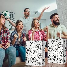 8/16/24/32/48/60/72 件足球派对礼品袋，白色足球主题派对袋带手柄，适合青少年和成人足球派对用品