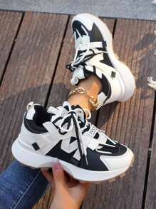 1 Par de Tênis Casuais da Moda Femininos, Versátil e Esportivo, Veste 1 Número a Menos, Primavera/Outono