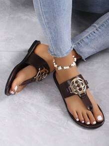 宽楦女士金属装饰休闲时尚软垫露趾平底拖鞋，适合夏季日常穿着、派对和户外活动 - 咖啡棕 - 查看 5