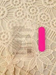 10 piezas de uñas postizas hechas a mano en forma de almendra de color marrón nude con talla tridimensional. Pueden darse como regalo a personas, madres, novias y novias. Adecuado para usar en ocasiones como cumpleaños, fiestas, banquetes y bailes. Se pueden usar repetidamente