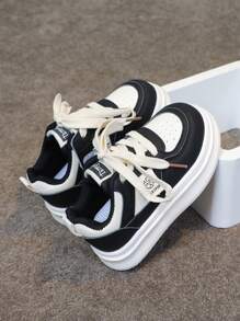 2024年秋季新款幼儿滑板鞋，适合1-3岁（6岁）儿童。熊猫图案女童鞋和白色儿童鞋。 - 黑色 - 查看 2