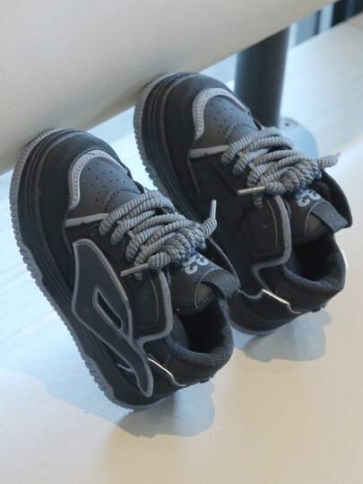 1 Pair Kids Unisex Hook And Loop Strap Round Toe Non-Slip Thick Sole Flat Soft Bottom Cute Sports Sneakers, Versatile Casual Bread Shoes Suitable For All Seasons