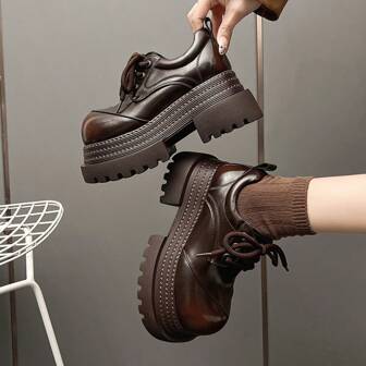 舒适休闲圆头皮革乐福鞋，复古，做旧，厚底，摩卡棕色