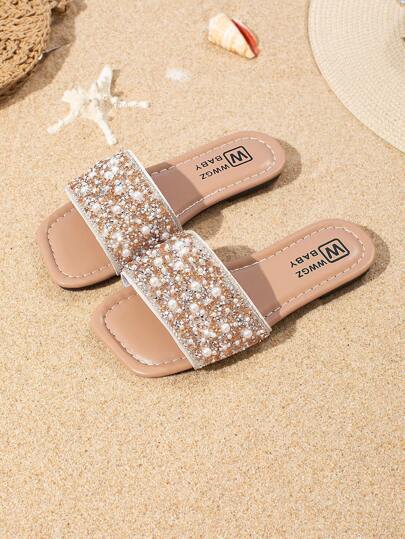 Summer Girls Rhinestone & Pearl Decor Beach Sandals, Fashionable Open Toe Flat Princess Slides, Suitable For Students And Outdoor Wear (Handmade Rhinestone Placement Slightly Uneven, Random Sole Color)