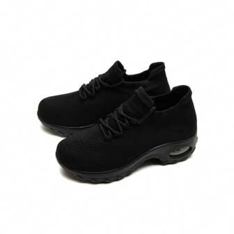 女士浅灰色系带减震一脚蹬运动鞋，针织袜鞋，适合休闲、舞蹈、轻便且透气