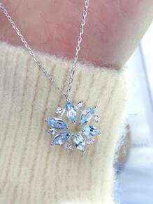 1pc Luxurious Niche Rhinestone Snowflake Pendant Necklace, Sky Blue, Sparkling Layered Choker Necklace For Women, Fashionable Spring, Christmas, Birthday Gift