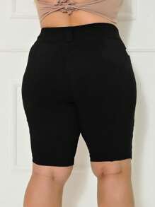 Bermuda Plus Size Social com Botões no Bolso em Bengaline Premium