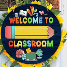 欢迎来到教室标志，可定制的圆形仿木教师名牌，8 英寸壁挂式教育装饰，多功能教室装饰，英语语言，理想的教师和返校礼物，随机孔样式