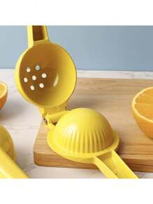 قطعة واحدة منعصارة ليمون معدنية راقية - مستخرج عصير فعال، من الفولاذ المقاوم للصدأ، قبضة مريحة، مدمجة التخزين، عصارة حمضيات يدوية، أداة مطبخ، مناسبة للاستخدام المنزلي/هواة إعداد الطعام - أصفر - مشاهدة 10