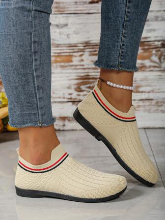 女士休闲运动鞋，新款春秋防滑软底舒适百搭女士鞋