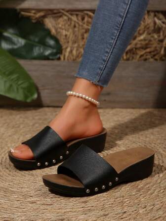 2025 New Thick Sole Wedge Heel Slippers, Oversized Women's Strap Slip-On Sandals, Anti-Slip Versatile Summer Shoes