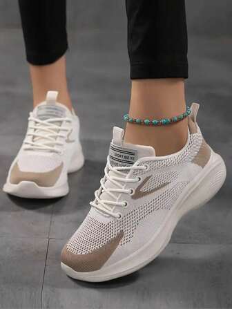 新款大码女式透气休闲网眼运动鞋，软底软面跑鞋，女士运动鞋，时尚轻便舒适女鞋，女士慢跑鞋，圆头系带米色步行鞋，女式路跑鞋，时尚休闲旅游鞋