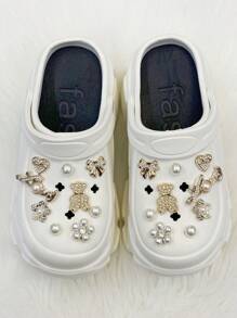 Nowe modne oryginalne gorące-sprzedażowe kokardki z kryształkami seria misiów DIY chodaki dekoracje akcesoria, 18 sztuk/zestaw - sztuczne perły kryształki LOVE Letter, sztuczne perły łezki 5-płatkowy kwiat, kokarda z kryształkami w kształcie serca, 3D sztuczne perły, odpinane klipsy do butów