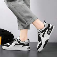 New Men Casual Shoes Low-Top Flat Lace-Up Fashion Sneakers Versatile Sports Shoes