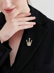 1pc Crown Brooch Pin, Metal Badge Rhinestone Embellished Crown Shaped Luxury Brooch, Unique Creative Alloy Inlaid Rhinestone Brooch Pin, Suitable For Men & Women