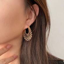 1 par de pendientes de hierro geométricos huecos de estilo bohemio elegante y de moda, adecuados para uso diario de damas, fiestas, uso casual y vacaciones
