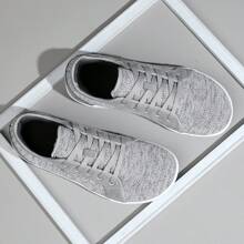 女士步行鞋，宽头，极简主义零落差鞋，透气，时尚，女士休闲运动鞋 - 四季纯色轻质鞋面材料搭配防滑橡胶鞋底，舒适宽版设计适合户外活动 - 淺灰色 - 查看 7