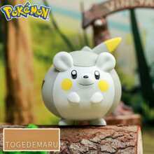 pokemon Figurine de décoration de bureau de voiture Pikachu de 4e génération, ornemental, mignon, attaque puissante, cadeau d'anniversaire, de remise des diplômes, de décoration scolaire, de décoration de dortoir, de rentrée scolaire