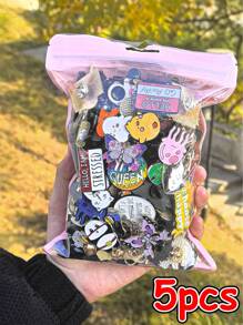 5/15/30/50/70/100 pièces Ensemble de broches/épingles assorties (pas de styles en double), insignes en alliage métallique, designs multi-styles : animaux, fruits, légumes, lettres, anime, motifs abstraits, convient pour la décoration, la collection et les petits cadeaux, accessoires scolaires et de bureau, chemises, vestes, bijoux, Noël, Halloween
