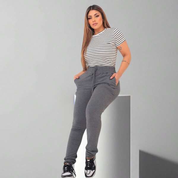 Calça em Malha com Elastano, Bolso e Cordão – Conforto e Estilo