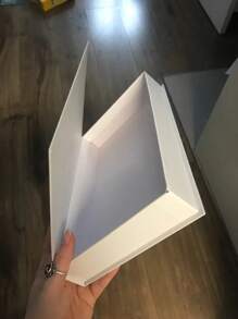 1件裝奢華時尚鏤空仿書裝飾磁吸翻蓋收納盒，北歐風咖啡桌書本造型紙製收納盒，可存放便條、鑰匙、小飾品、珠寶與居家辦公用品，客廳裝飾聖誕裝飾禮物，多款節日禮品 - 彩色 - 查看 2