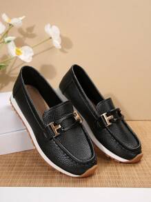 Tênis feminino de cano alto com estampa de lichia e corrente metálica, bico redondo, solado macio, estilo esportivo para atividades ao ar livre, adequado para esportes e direção diária, para todas as estações, calçado esportivo casual preto sem salto - Preto - Ver 7