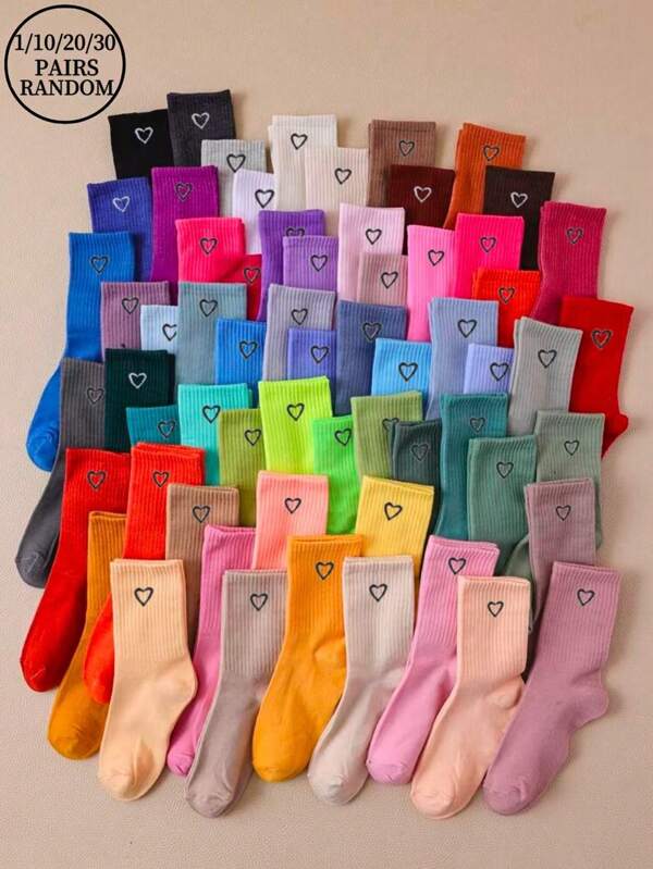 1/10/20/30 pares de calcetines multiusos cómodos y transpirables, de tela suave y amigable con la piel, con diseños simples y versátiles de amor y personajes dulces, adecuados para uso diario y deportivo por parte de niños, niñas y parejas.