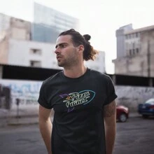 Playera de Hombre 1 Pza Estampado Pizza Planeta Brilla en la oscuridad | Prenda Recta y de Tela Delgada 100% algodón - Negro - Ver 3