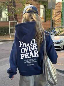 1 pieza 2025 Sudadera con capucha informal estampada para niñas con capucha de terciopelo gruesa para otoño e invierno - Ropa para estudiantes y niños pequeños - "La fe vence al miedo" - Una sudadera para niños que les gusta explorar y jugar! Ropa de sudadera para niñas preadolescentes