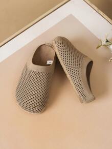 1 Pair Comfortable Slip-On Soft Sole Slippers For Outdoor Wear