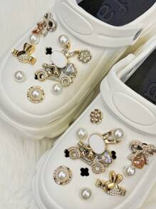 Nuevo accesorio de decoración de zapatos en forma de diamante, perla, corazón, bicicleta y conejo con diseño de gota de cristal, serie de conejos, 18 piezas extraíbles