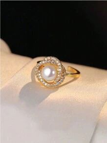 4 件不锈钢首饰套装包括项链、耳环、戒指、复古优雅仿珍珠项链装饰，配有水钻玫瑰花瓣，适合女性日常/派对佩戴、母亲节和情人节礼物