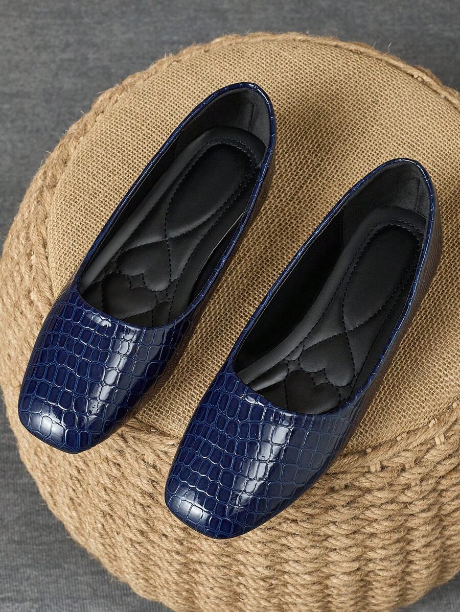 女士时尚方头低跟休闲平底鞋，适合户外、旅行、秋季、派对、办公室、黑色、酒红色、黄色、海军蓝、红色百搭一脚蹬鞋 - 藏蓝色 - 查看 1