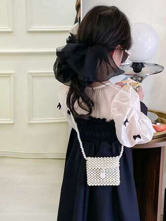 1 件女孩/儿童手工仿珍珠装饰翻盖迷你斜挎包，可爱优雅，适合节日装饰或日常装扮，象牙白