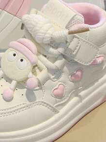 1 Par de Zapatos deportivos de suela suave con diseño de corazón y letra, de corte medio, versátiles y casuales, aptos para todas las estaciones, para niños y niñas