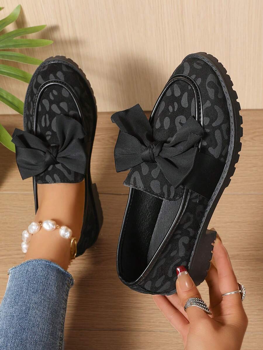 大码女式豹纹蝴蝶结装饰防滑粗跟一脚蹬乐福鞋，舒适休闲运动鞋 - 黑色 - 查看 1