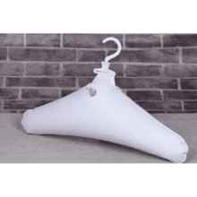 1 pieza Percha hinchable, Percha inflable de PVC para viajar, almacenamiento compacto y conveniente, diseño plegable adecuado para viajes de negocios, primavera, minimalista, blusas de verano - Multicolor - Ver 4