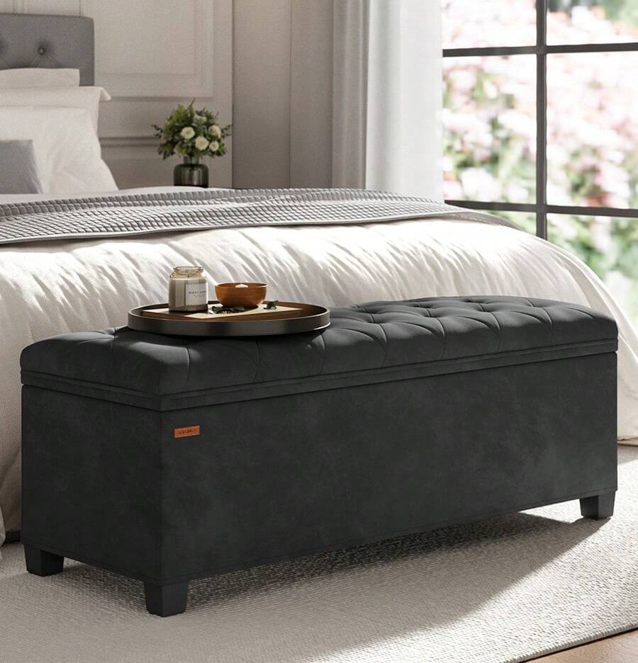 SONGMICS Ghế dài đựng đồ có chân thời trang và tiện dụng, chỗ để chân lý tưởng cho phòng khách, phòng ngủ hoặc lối vào, kích thước 15,7 x 43 x 15,7 inch, ghế dài cuối giường đa năng, rương đựng đồ rộng rãi, chịu được trọng lượng lên đến 660 pound, lý tưởng để sắp xếp chăn, đồ chơi, v.v., nâng cao tính thẩm mỹ cho ngôi nhà với thiết kế hiện đại, hoàn hảo cho các buổi tụ họp ngày lễ và trang trí theo mùa, một vật dụng không thể thiếu cho bất kỳ ngôi nhà nào muốn tối đa hóa không gian và phong cách. - màu đen - Xem 1